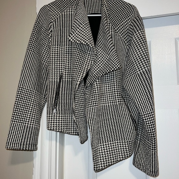 Calvin Klein Jackets & Blazers - Calvin Klein Black and White Houndstooth Blazer